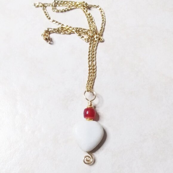 A Heart of Stone! White, Red & Gold Edition - 20" Necklace! Boho Casual & Sweet - Picture 4 of 8